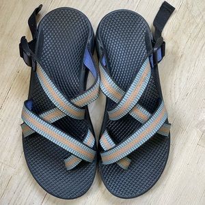 Chaco Sandals Women’s 8M blue green orange